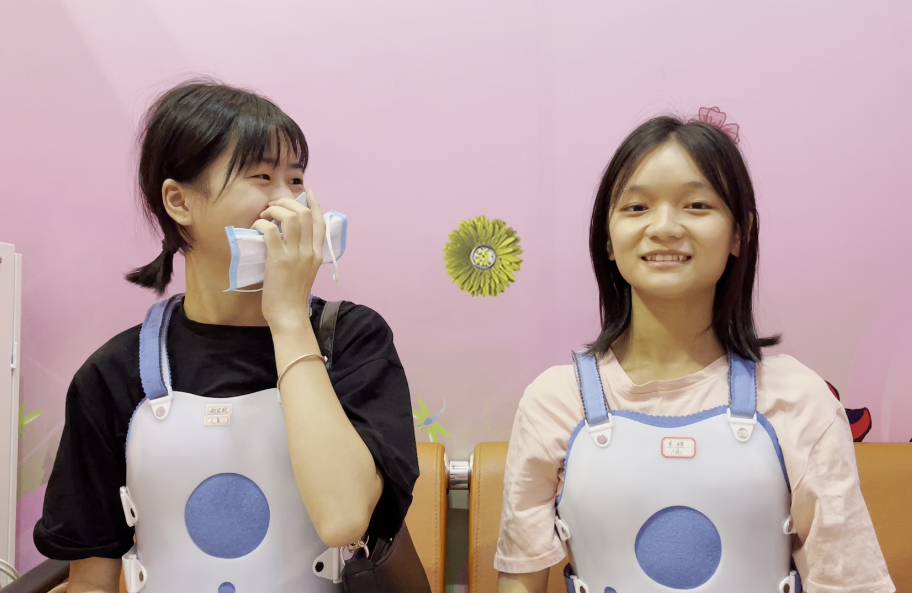 “脊柱兴国 | 爸爸妈妈，未来还有我们在